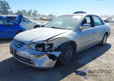 2001 Honda Accord 2.3 Lx из США, поврежденный, VIN 3HGCG66541G704053